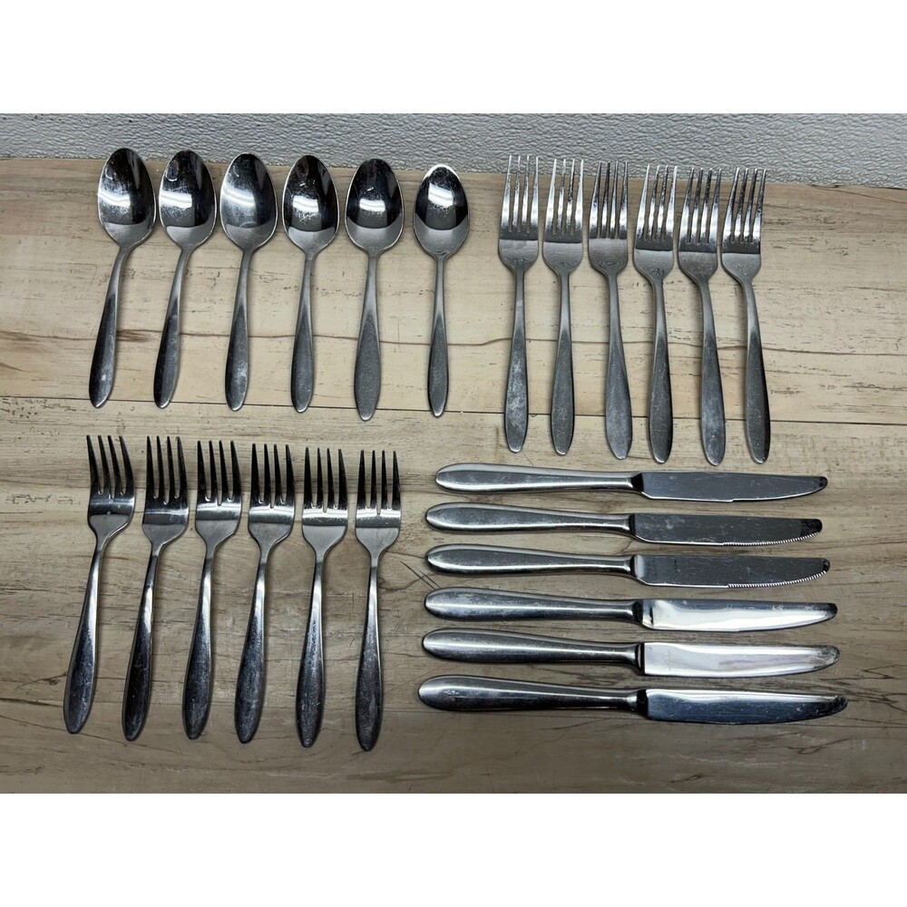 Vintage Oneida Mooncrest Stainless Steel Set Of 24 Piecesd Flatware